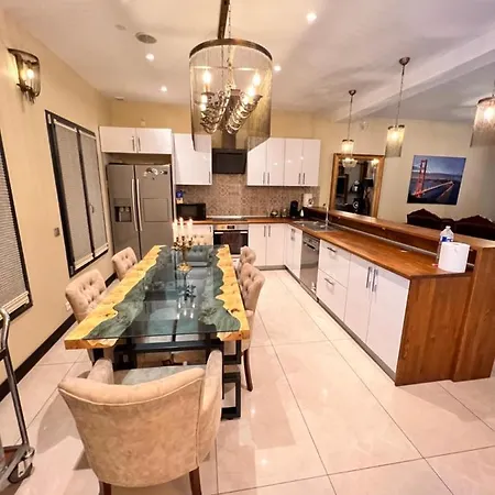 Paris Luxury - Cdg Aeroport